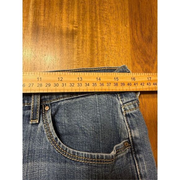 Levi's Women's Vintage Capri Mid Rise Stretch Red Tab 5 Pocket Blue Jeans Sz 12 - Picture 6 of 9